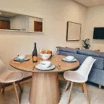 Modern 2-bedroom In The Heart Of *