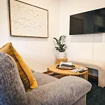 Modern 2-bedroom In The Heart Of Apartment Braga