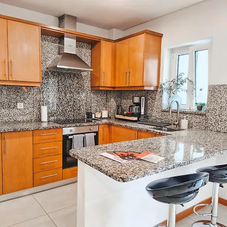Modern 2-bedroom In The Heart Of * Braga